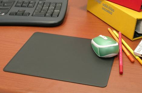 http://zedomax.com/blog/wp-content/uploads/2007/09/silicon-mousepad-1.jpg